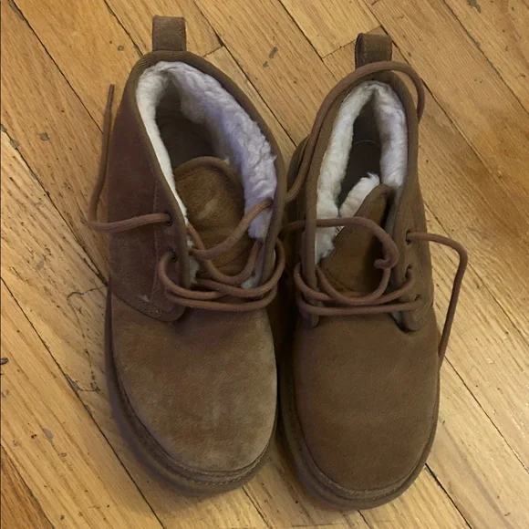 UGG Chestnut Lace-Up Boots - Picture 8 of 8